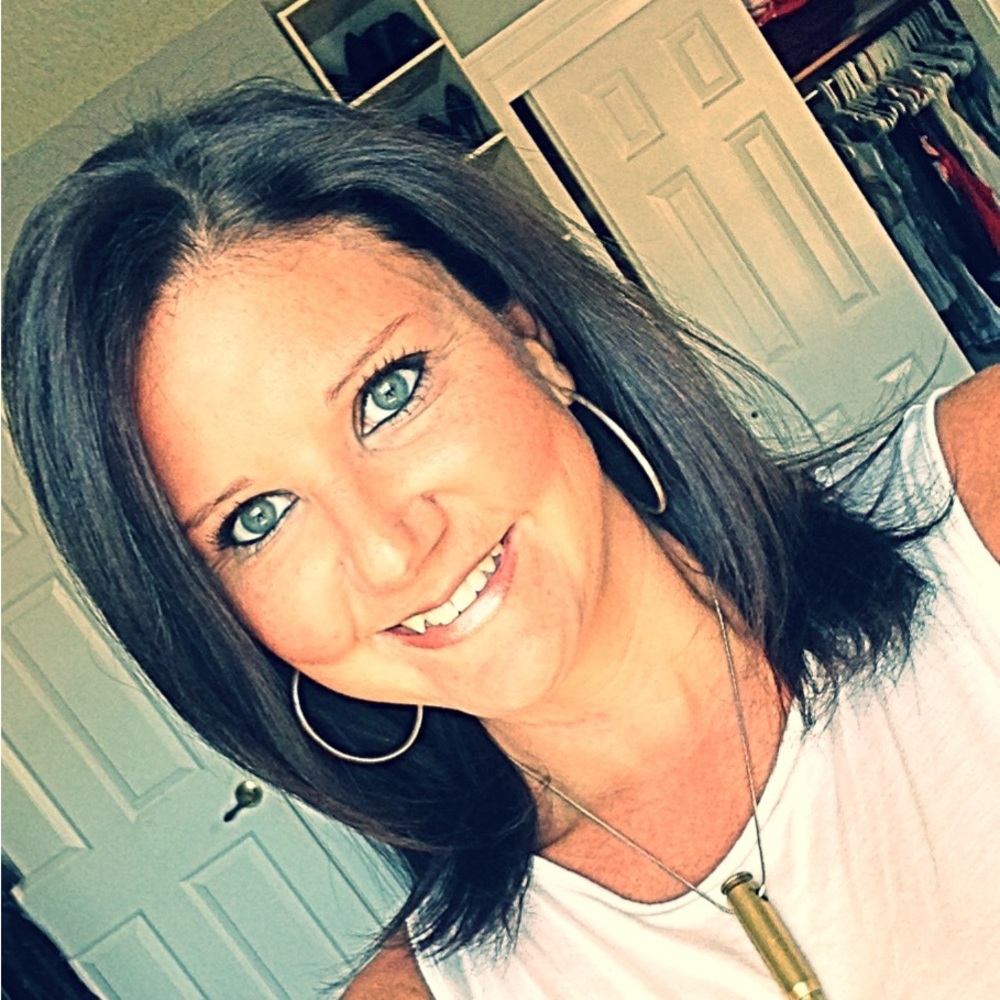 Meet your Posher, Courtney